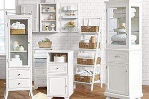 Bathroom with drawer organizer