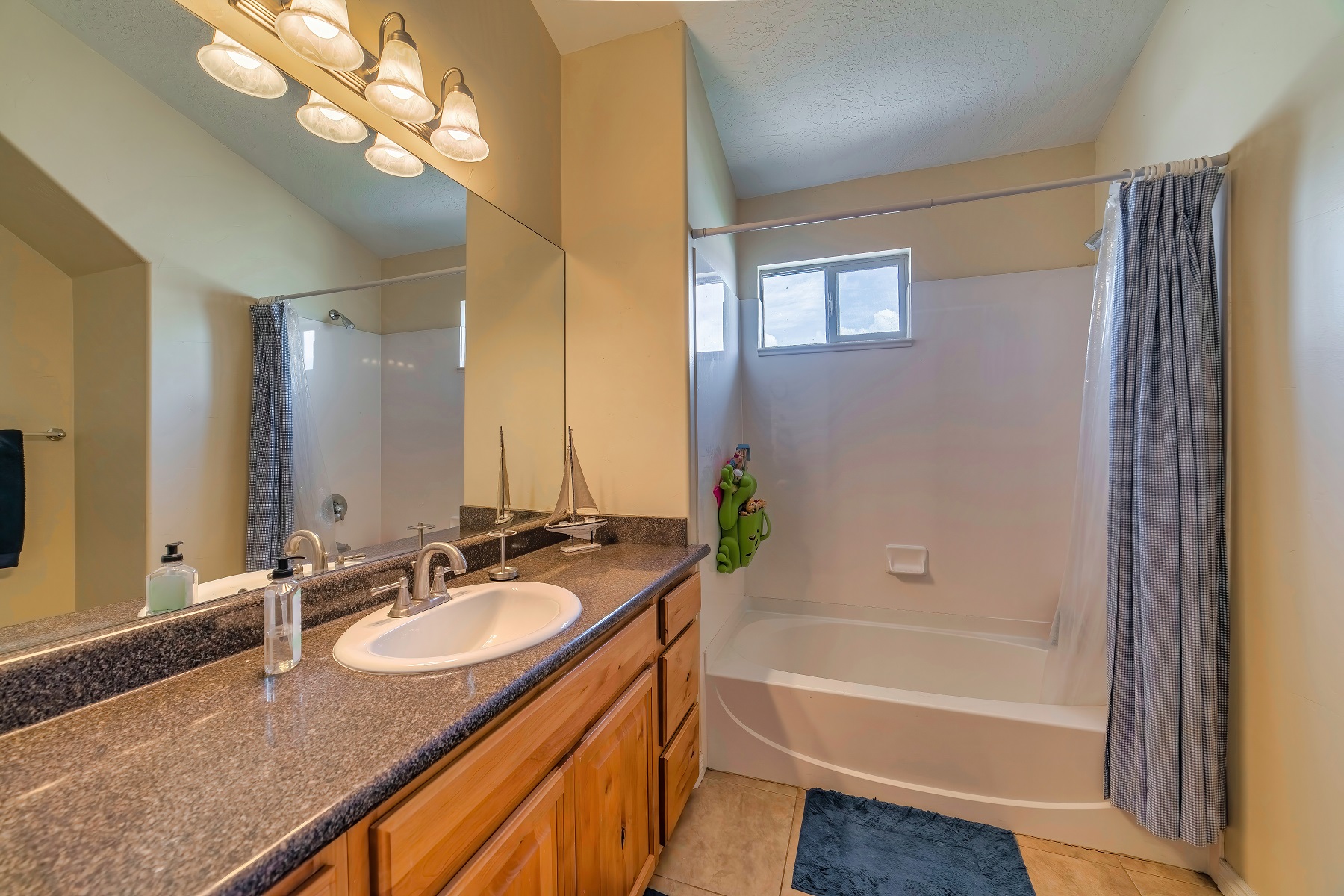 Quartz Vs Granite Bathroom Vanity